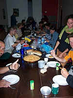 028 Diner au refuge.JPG